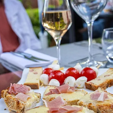 Logis & Restaurant - Le Relais De 3* 蒙蒂尼