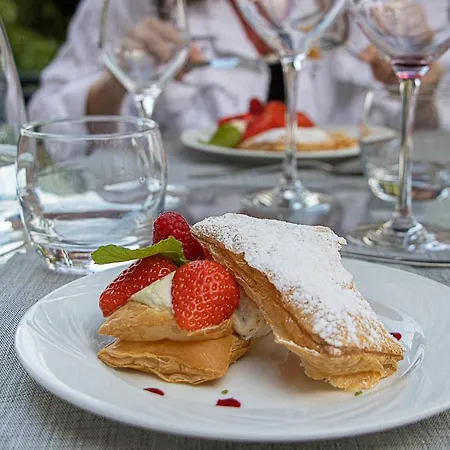 Logis & Restaurant - Le Relais De 酒店 3*