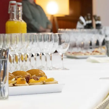 Logis & Restaurant - Le Relais De 蒙蒂尼