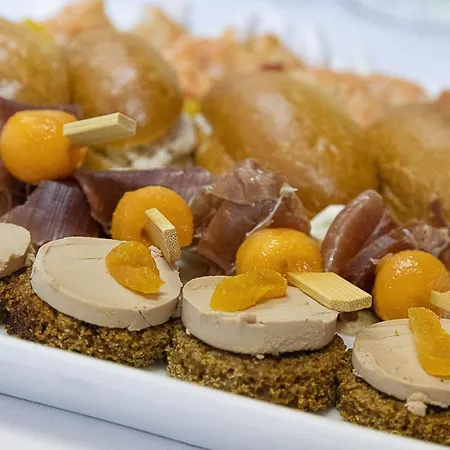 Logis & Restaurant - Le Relais De 蒙蒂尼