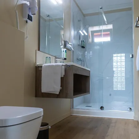 Logis & Restaurant - Le Relais De 3* 蒙蒂尼