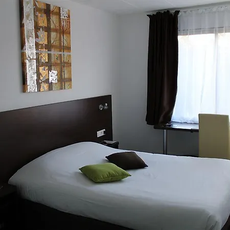 Logis & Restaurant - Le Relais De Hotel 3*