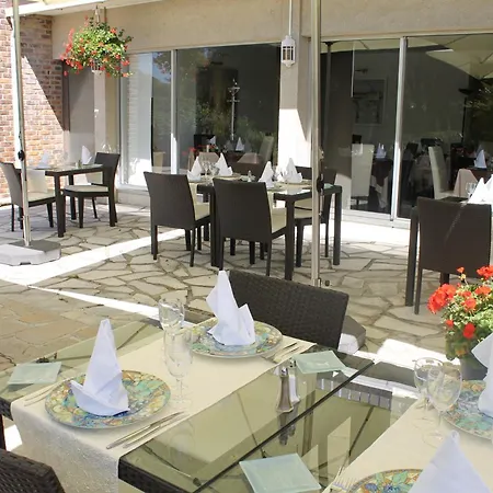 Logis & Restaurant - Le Relais De 酒店