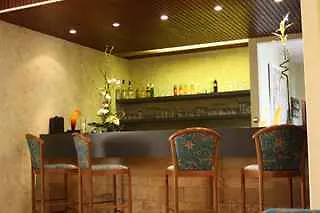 Logis & Restaurant - Le Relais De Hotel 3*
