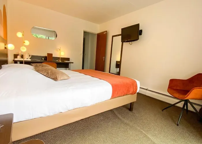 Logis & Restaurant - Le Relais De Hotel 3*