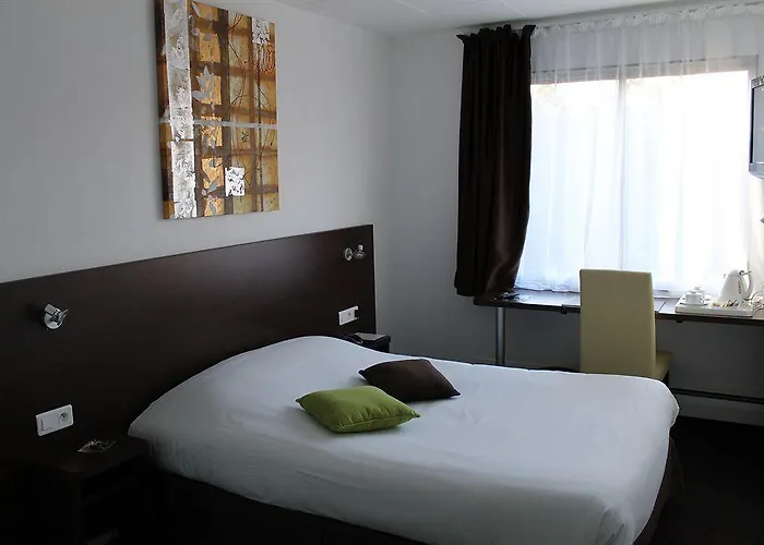 Logis & Restaurant - Le Relais De Hotel 3*